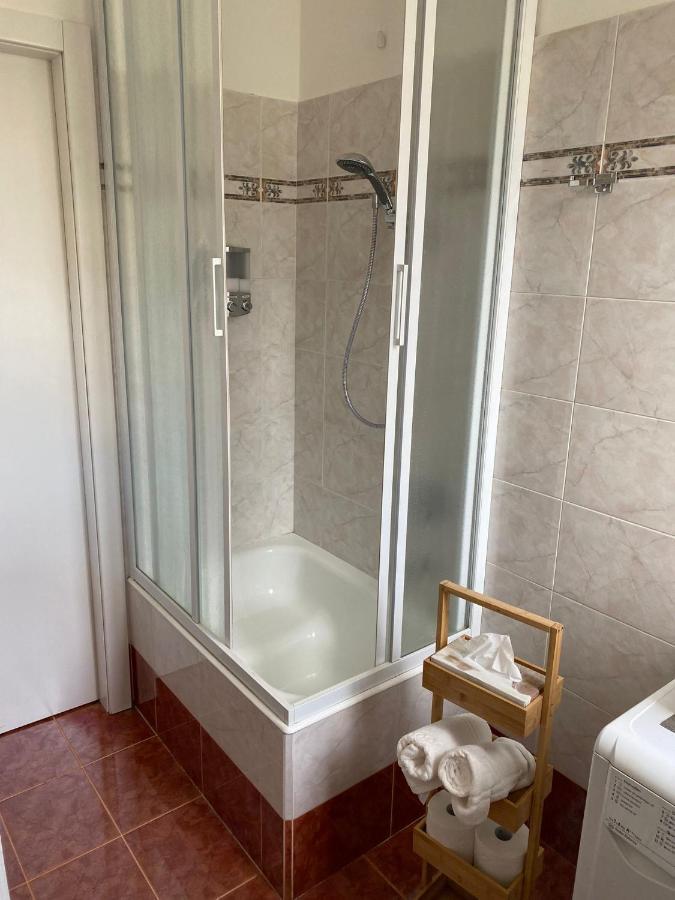 Apartmán 10 Min From The Airport-Wifi-Free Parking Samarate Exteriér fotografie