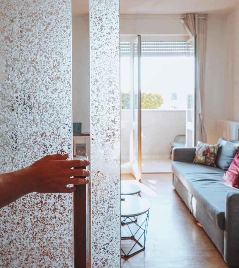 Apartmán 10 Min From The Airport-Wifi-Free Parking Samarate Exteriér fotografie