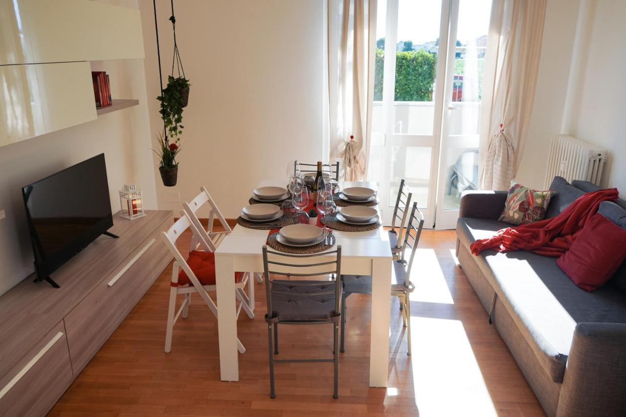Apartmán 10 Min From The Airport-Wifi-Free Parking Samarate Exteriér fotografie