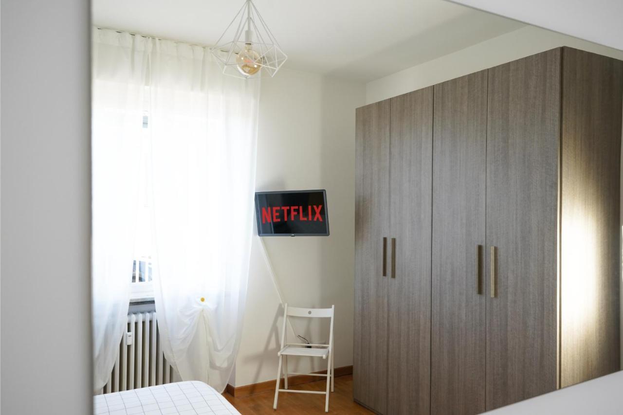 Apartmán 10 Min From The Airport-Wifi-Free Parking Samarate Exteriér fotografie